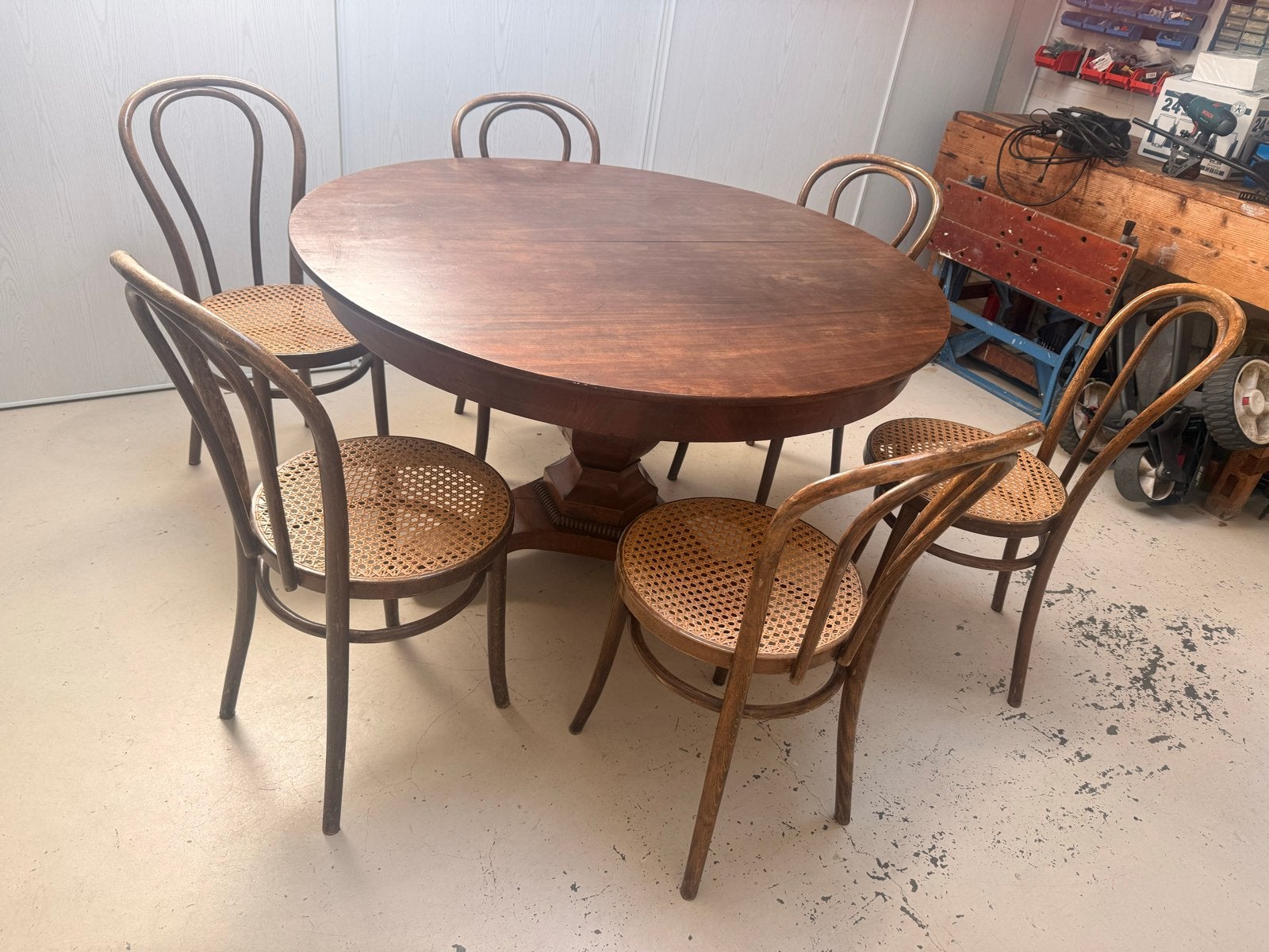 Biedermeier tafel met 6 Thonet stoelen, Ophalen