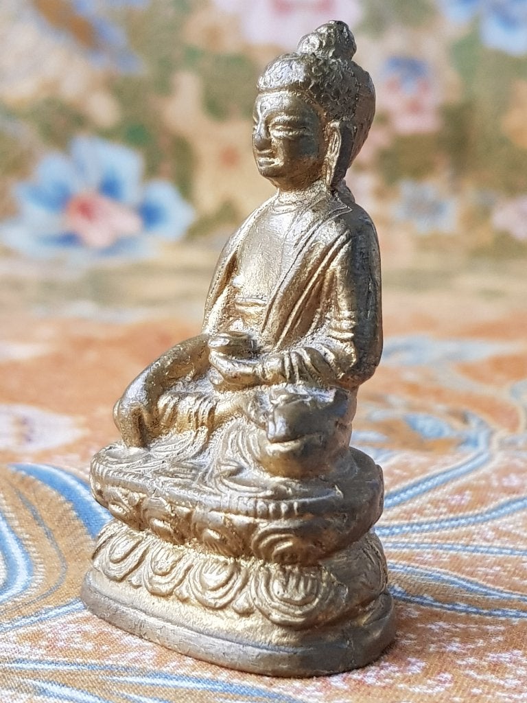 Mooi oud Oosters koper beeldje van Boeddha 5,8 cm., Antiek en Kunst, Goud, Handgemaakt, Ophalen of Verzenden, Overige herkomsten