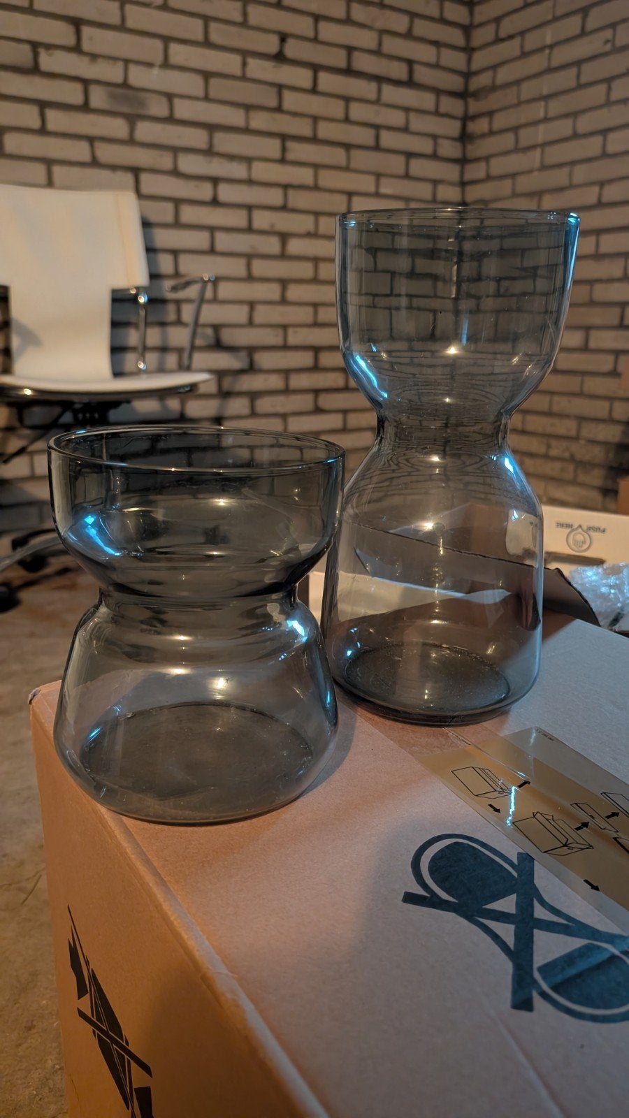 Set van 2 IKEA vazen - Grijs glas, 30-40cm hoog, Ophalen