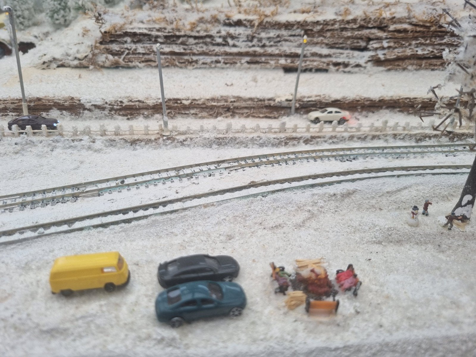 Drie trein modules twee volledig sneeuw en de 1/4 bocht, Ophalen, Gelijkstroom, Brug, Tunnel of Gebouw, Trix