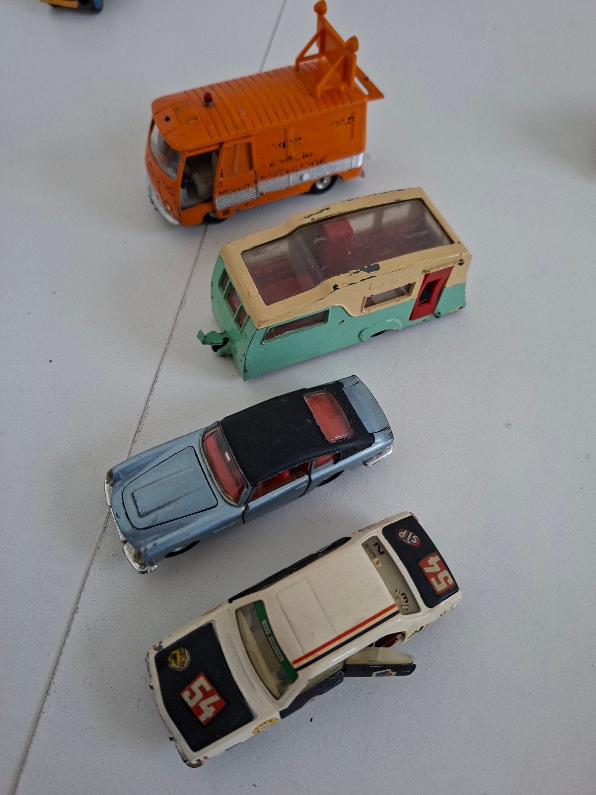 Vintage speelgoedauto's en caravan - Corgi dinky, Ophalen of Verzenden, Gebruikt, Auto