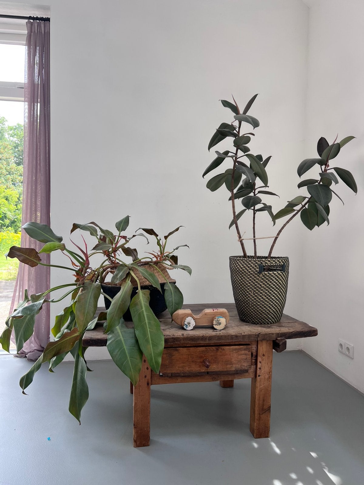 Rustieke houten salontafel met lade - D60 B101 H48, Antiek en Kunst, Antiek | Meubels | Tafels, Ophalen