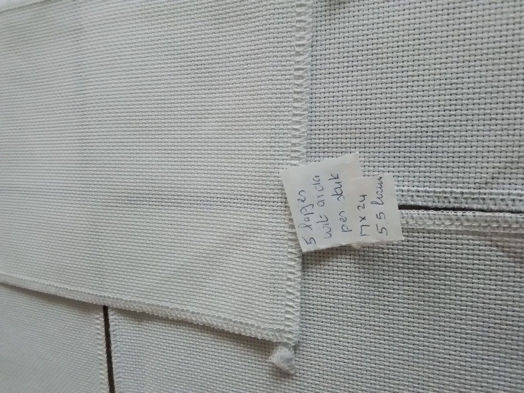 5 lapjes wit aida 17 x 24 cm, 5,5 kruisje, Ophalen of Verzenden, Zo goed als nieuw, Handborduren, Onderdeel of Toebehoren