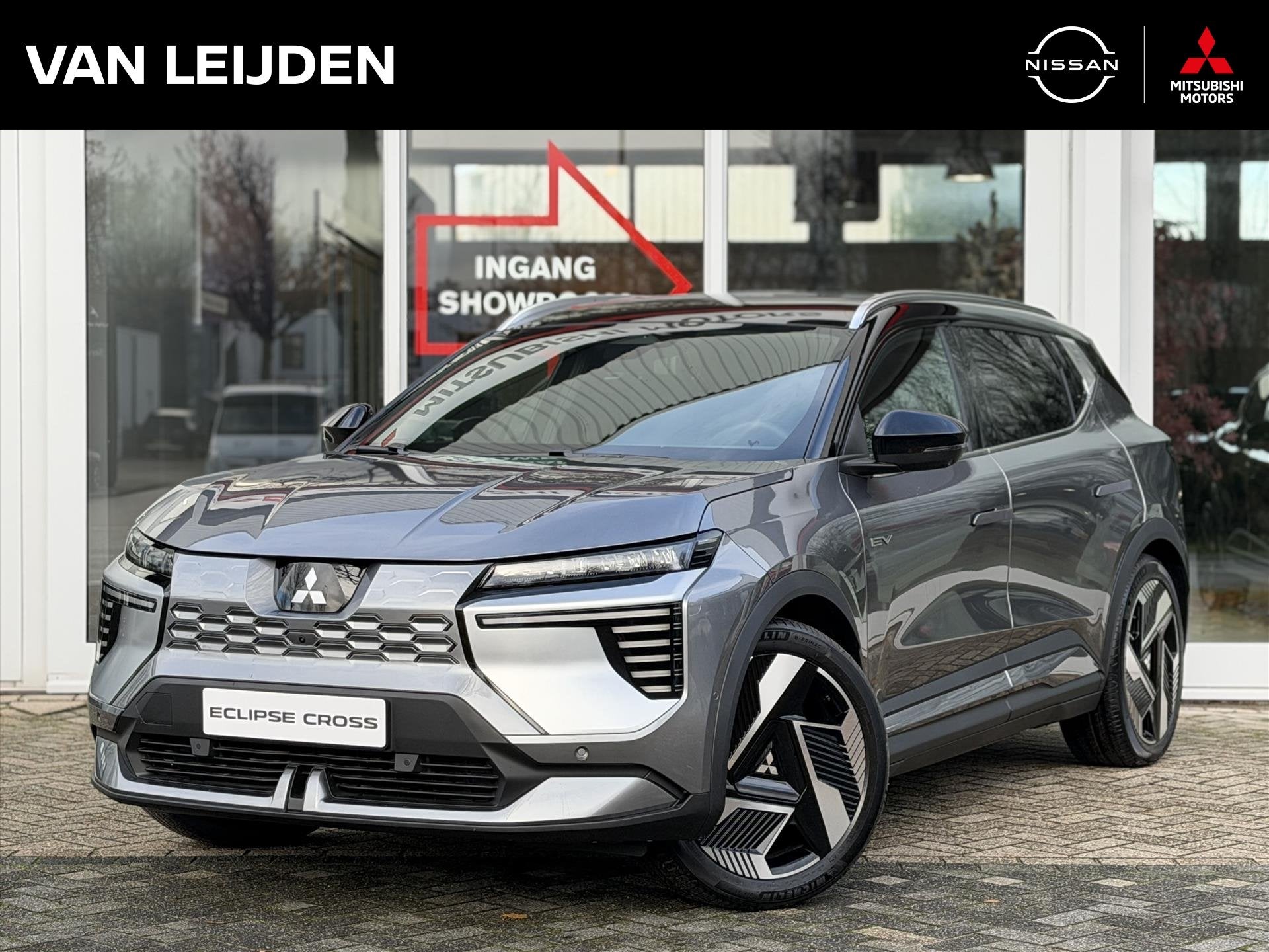 Mitsubishi Eclipse Cross 87kWh 220pk Instyle | Panoramadak |, Auto's, Zwart, Automatische klimaatregeling, 1801 kg, 1100 kg