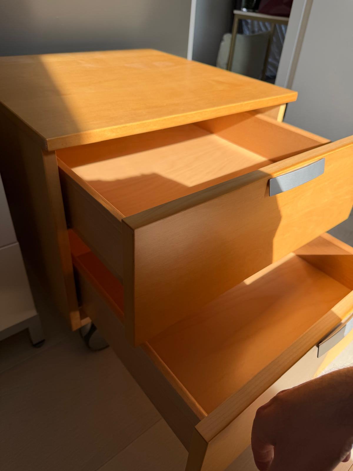 Hulsta nachtkastje, Huis en Inrichting, Ophalen, Zo goed als nieuw, Minder dan 45 cm