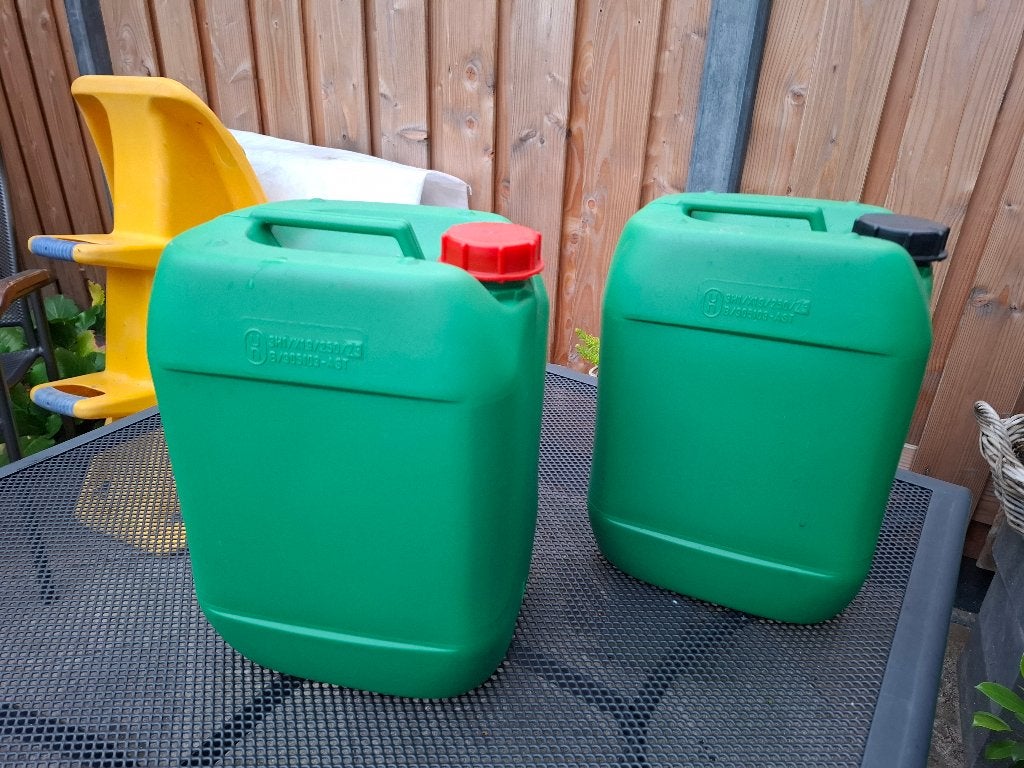 jerrycans 10 ltr 20 stuks, Ophalen, Zo goed als nieuw