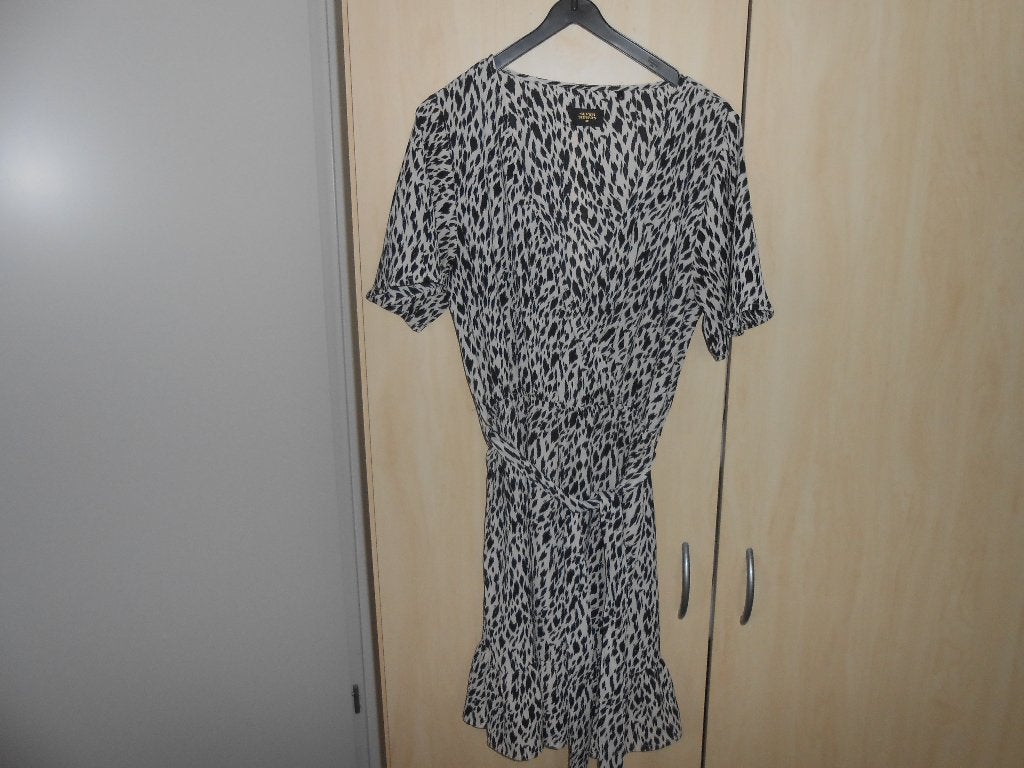 Nieuw jurkje maat M van Seven Sisters met print, Maat 38/40 (M), Seven Sisters, Beige, Nieuw