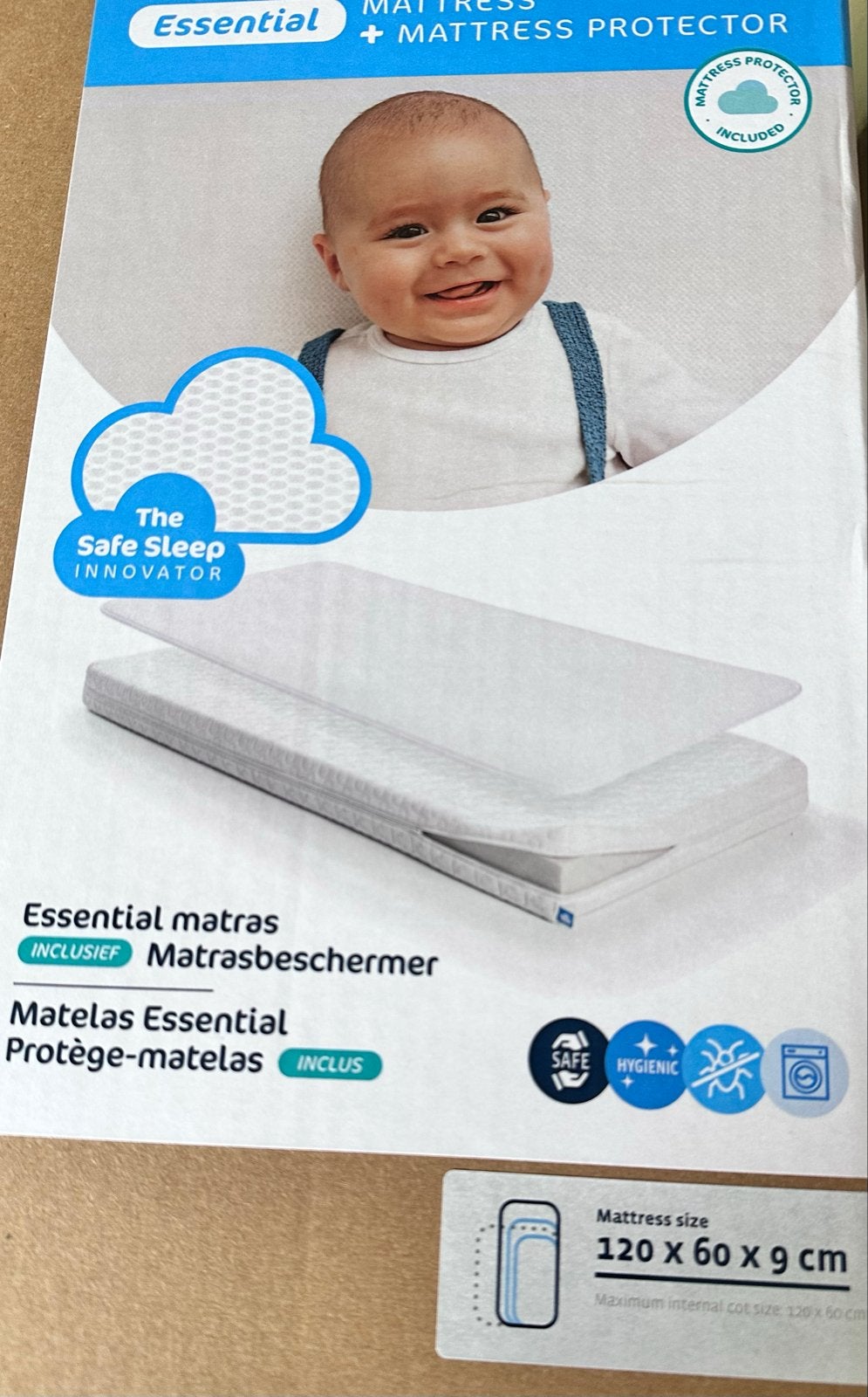 AeroSleep Essential babymatras 120x60x9 cm met beschermer, Ophalen of Verzenden, Nieuw, Ledikant