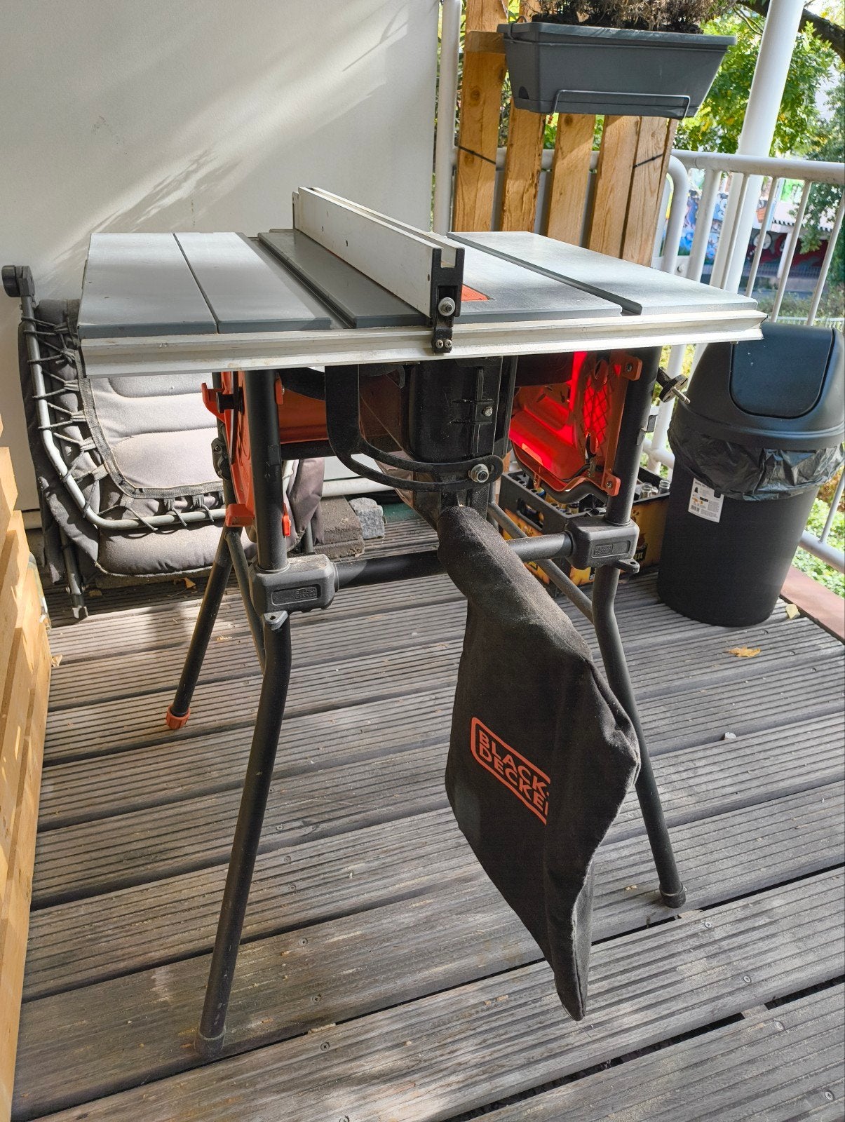 Foto 4 van Black en Decker BES720 Zaagtafel