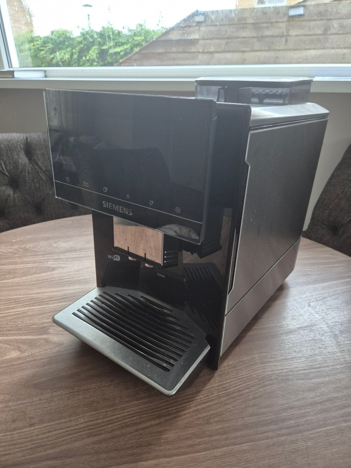 Siemens EQ900 TQ905R09/01 Volautomatische Espressomachine, Espresso apparaat, 10 kopjes of meer, Zo goed als nieuw, Koffiebonen