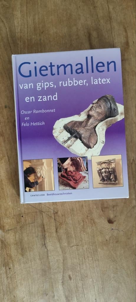 Gietmallen van gips, rubber, latex en zand - Knutselboek, Hobby en Vrije tijd, Gebruikt, Overige thema's, Onbekend, Meerkleurig