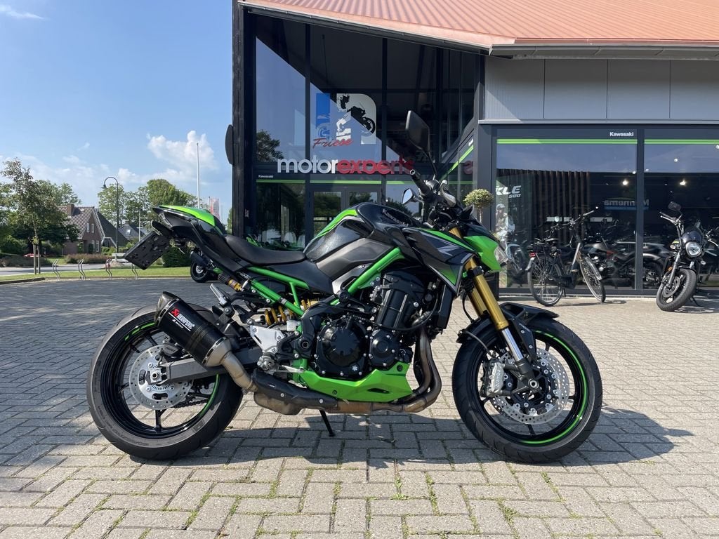 KAWASAKI Z900 SE, Bedrijf, Naked bike