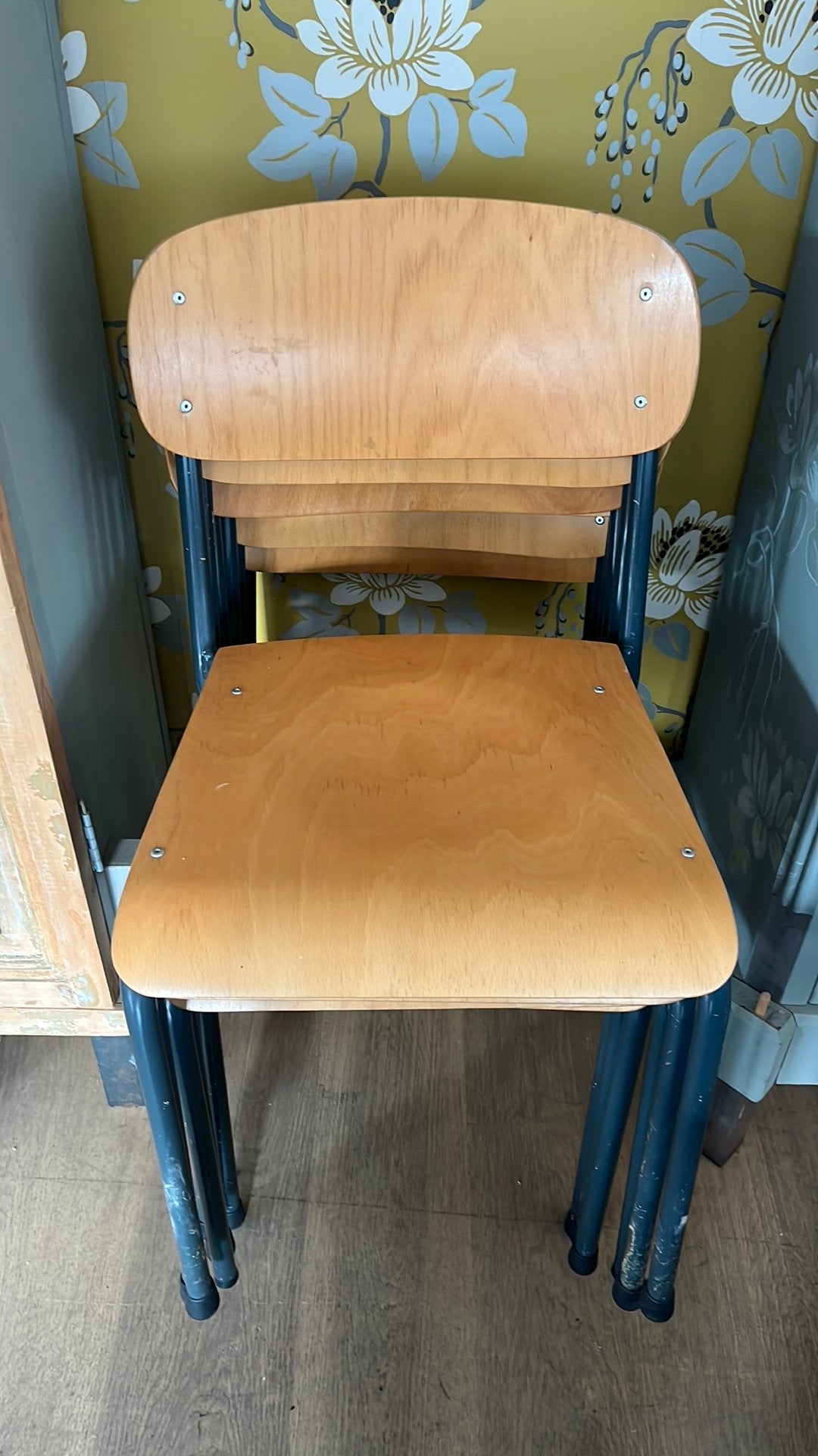 Zes duitse schoolstoelen, Ophalen, Zo goed als nieuw, Bruin, Vijf, Zes of meer stoelen