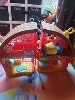 Bing huis met poppen, Ophalen of Verzenden, Zo goed als nieuw, Babypop