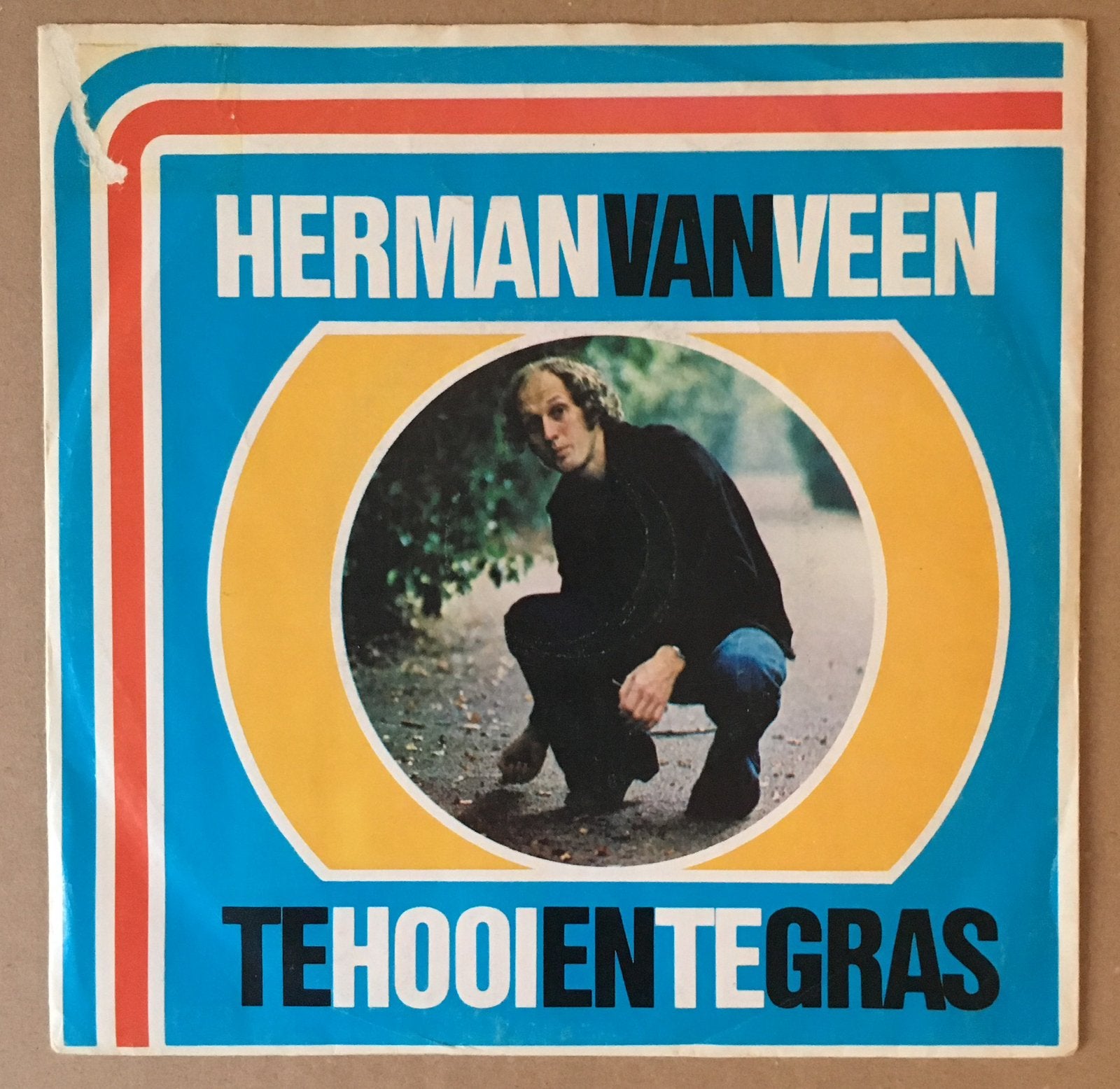 7” HERMAN VAN VEEN - Te Hooi En Te Gras, Gebruikt, Verzenden, 7 inch, Beschermende buitenhoes