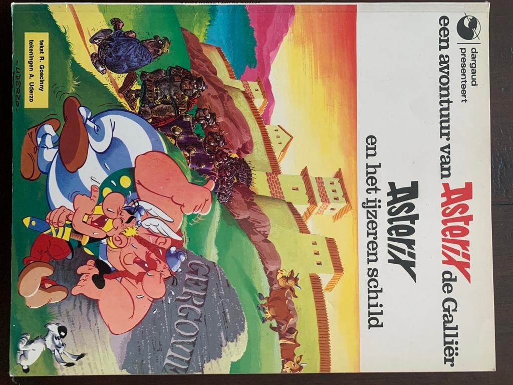 Asterix en het ijzeren schild - Stripboek, Eén stripboek, Ophalen of Verzenden, Gelezen