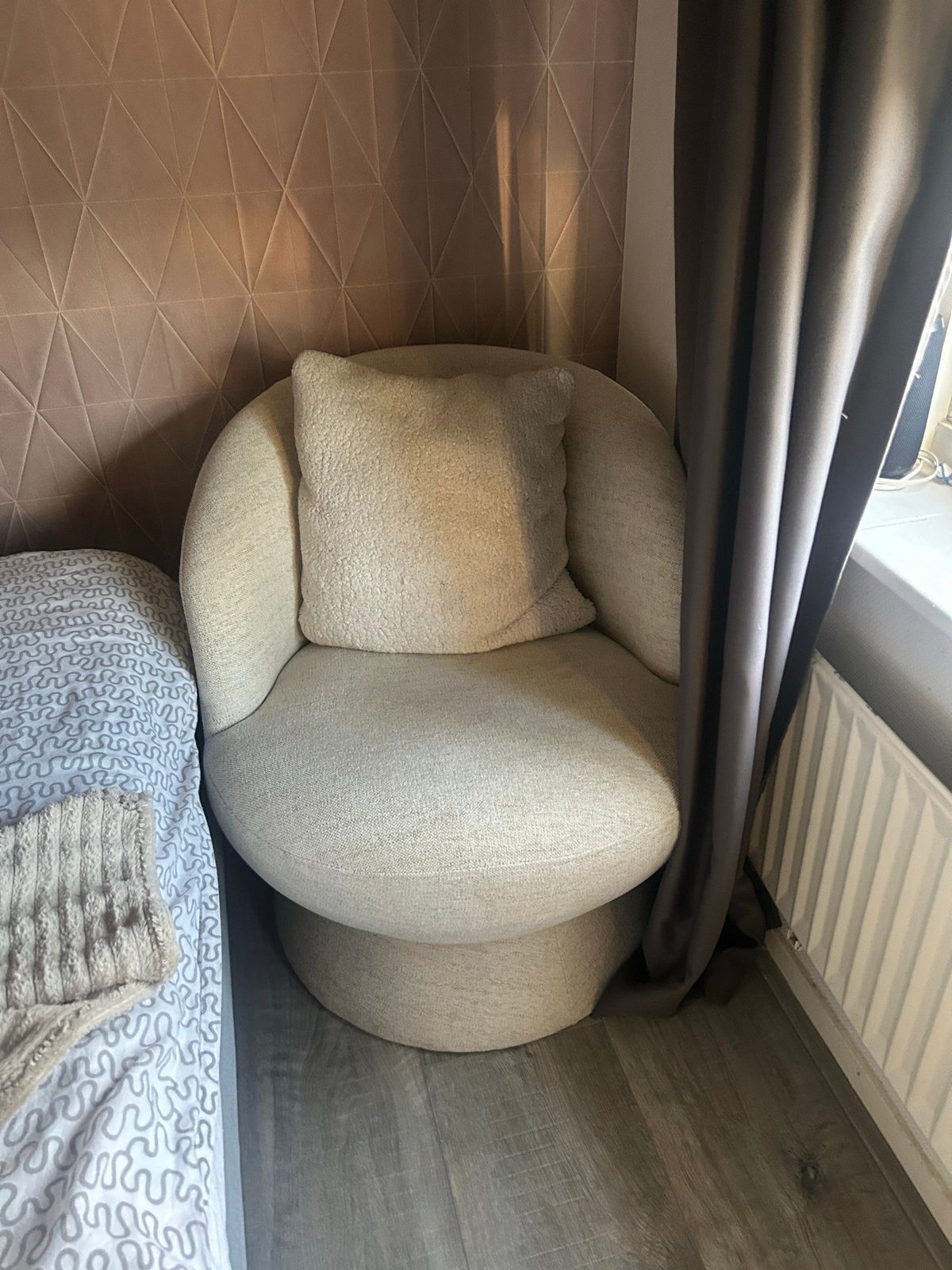 Virale draaistoel Kwantum Luzarra Beige - Nieuw!, Ophalen, Nieuw, Stof, 75 tot 100 cm