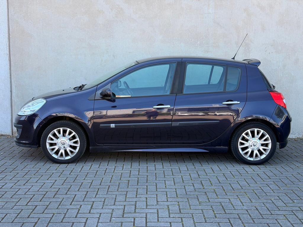 Renault Clio 1.6-16V Sport Trekhaak Clima Cruise 16'' Leder/, Auto's, Renault, Voorwielaandrijving, Gebruikt, Zwart, Leder en Stof