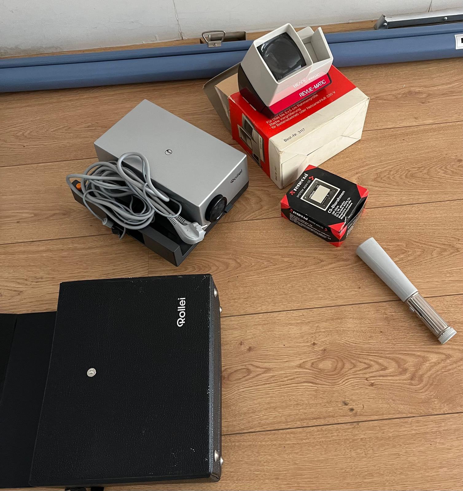 Diaprojecter met toebehoren, oa scherm., Ophalen, Gebruikt