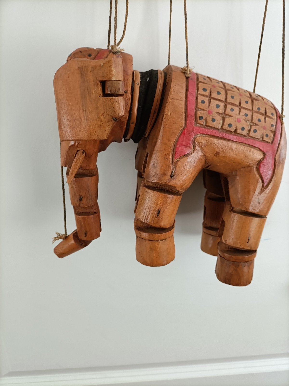 Houten olifant marionet - Handgemaakt en decoratief, Ophalen of Verzenden, Zo goed als nieuw