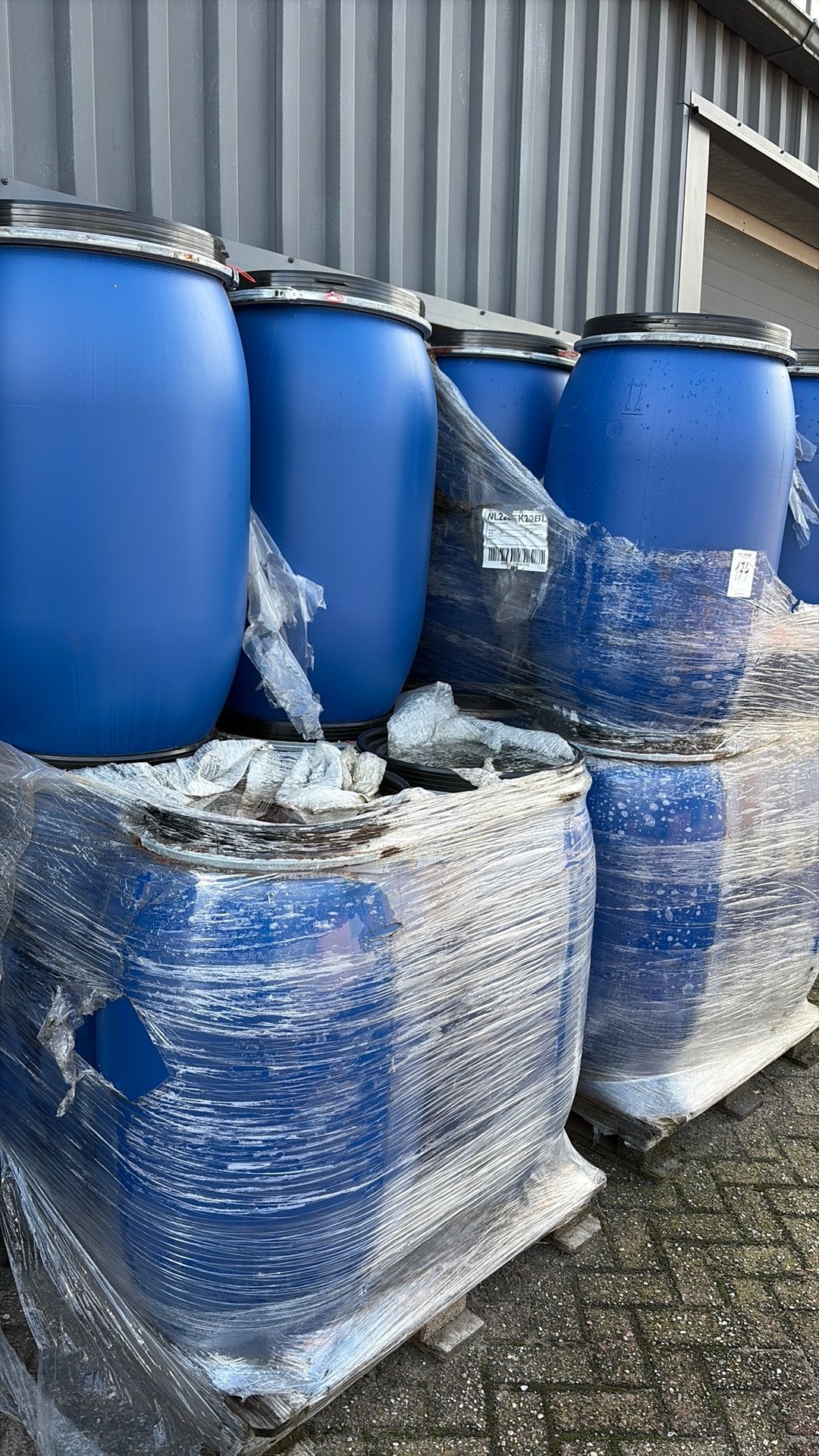 Blauwe vaten 220 liter nieuw met deksel, 150 liter of meer, Ophalen, Zo goed als nieuw