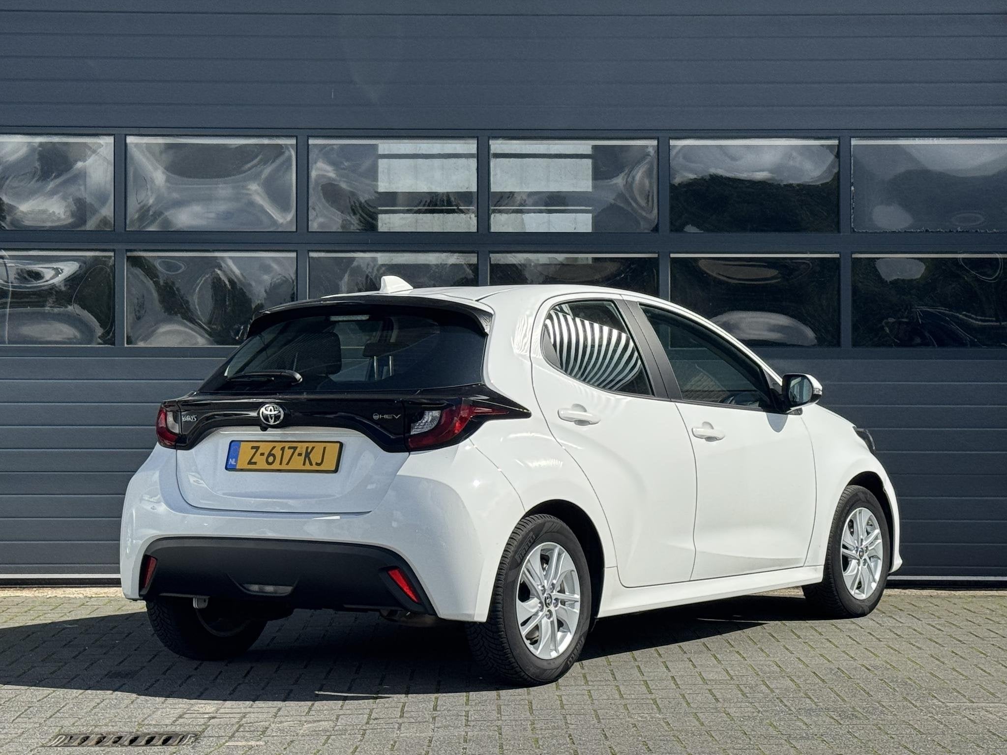 TOYOTA YARIS 1.5 HYBRID 115 ACTIVE I AUTOMAAT I APPLE CARPLA, Auto's, Gebruikt, Met garantie (alle), Bedrijf, Hybride Elektrisch/Benzine