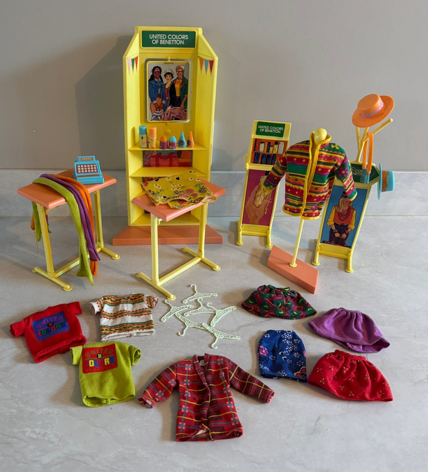 Barbie benetton boutique 1991, Verzamelen, Ophalen of Verzenden, Gebruikt, Accessoires