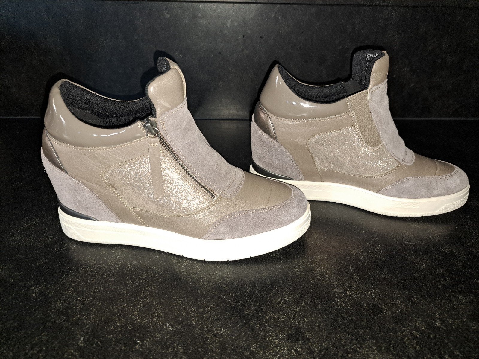 Geox, sleehak sneakers - Maat 41, nieuw, Geox, Ophalen of Verzenden, Grijs, Sneakers of Gympen