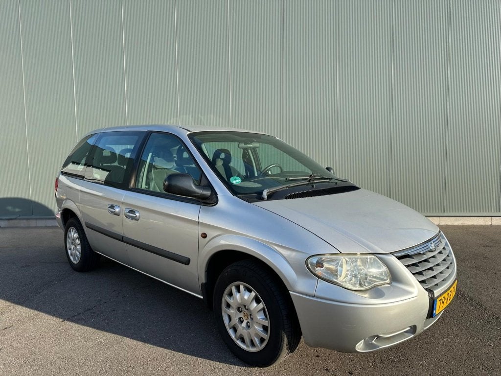 Chrysler Voyager 3.3i V6 SE Luxe 6 PERSOONS | AIRCO | NAP !, Auto's, Automaat, 3301 cc, 450 kg, Gebruikt