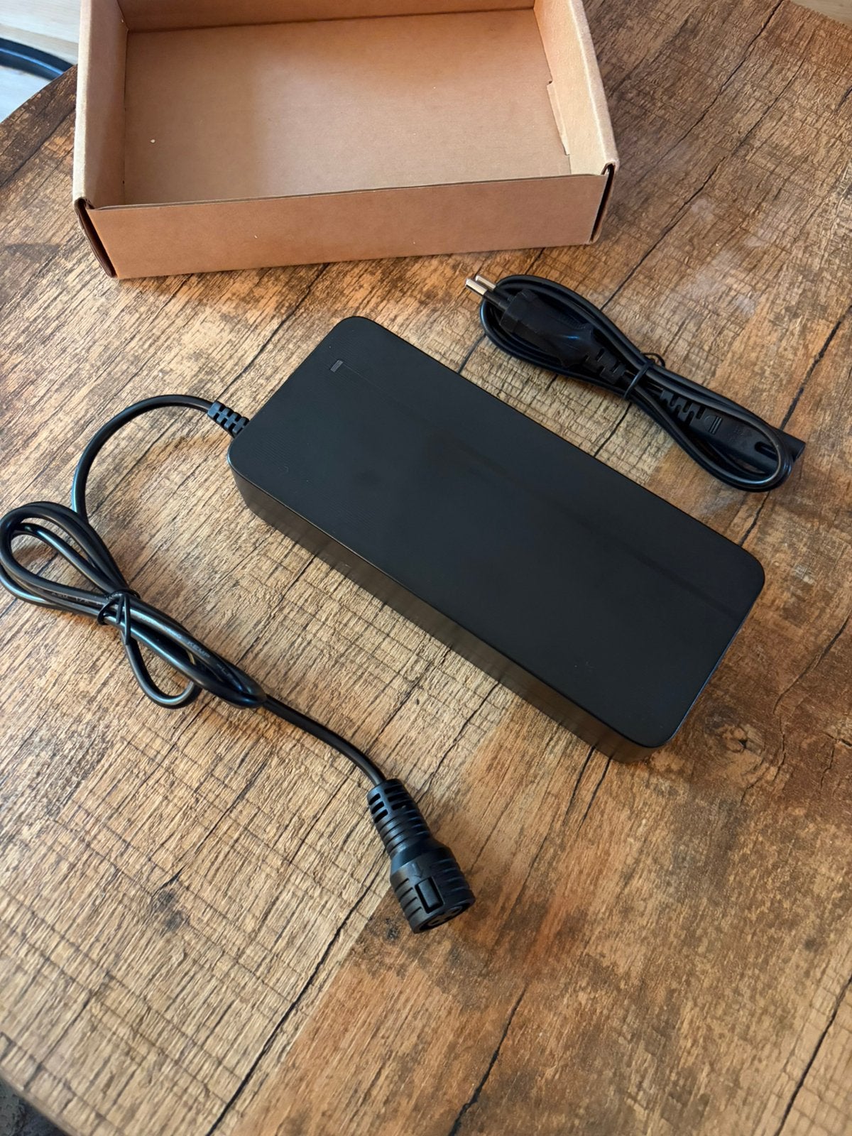 Oplader voor Gazelle Innergy (3pins) Elektrische Fietsen, Ophalen of Verzenden, Zo goed als nieuw