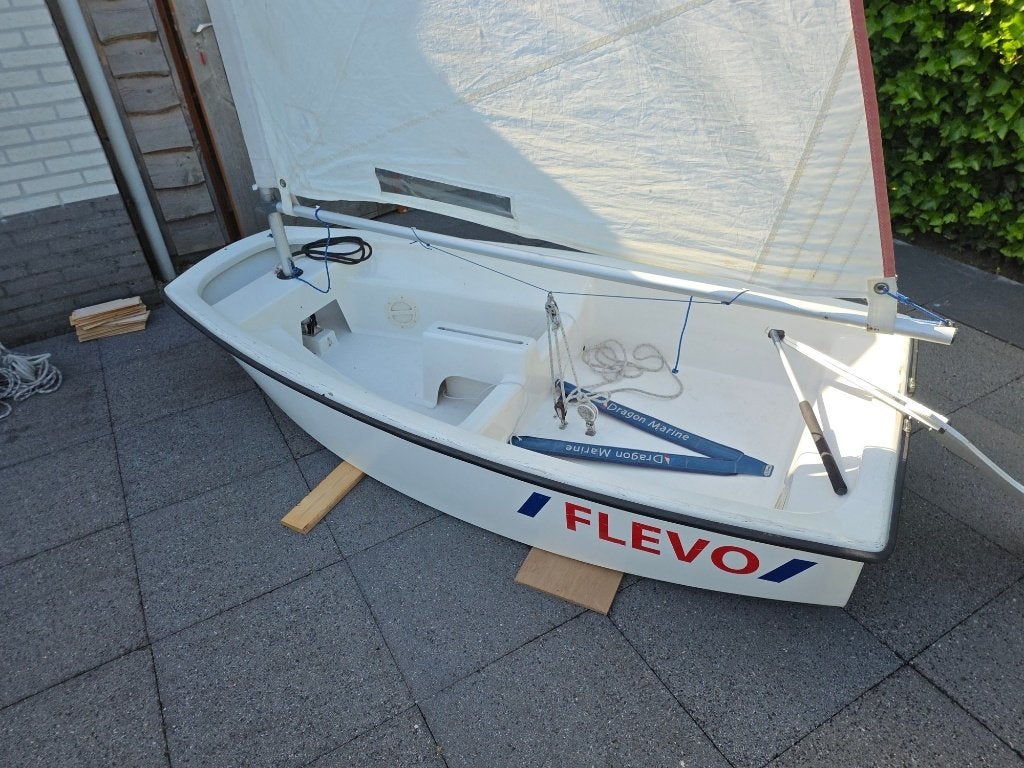 Optimist - zeilboot voor kinderen met extra zwaard en zeil, Watersport en Boten, Gebruikt, Minder dan 15 m², Overige typen, Ophalen