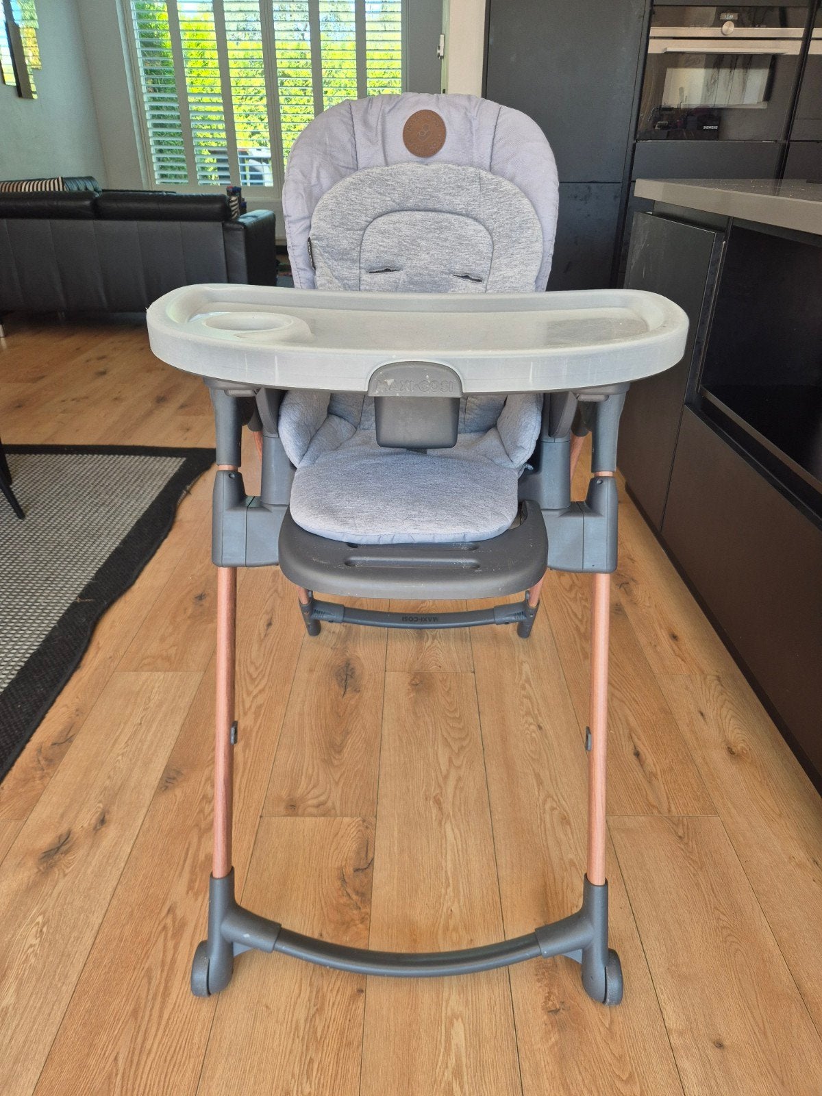 Maxi Cosi Eetstoel - Zo goed als nieuw, Kinderen en Baby's, Kinderstoelen, Ophalen, Gebruikt, Meegroeistoel, Afneembaar eetblad