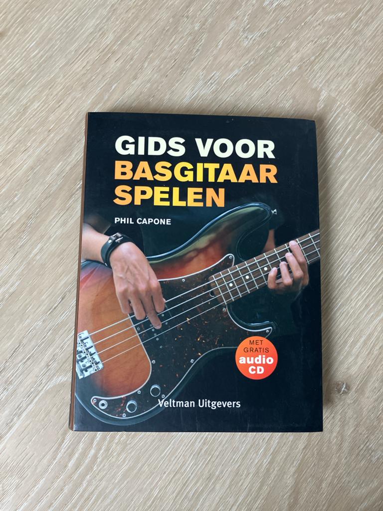 Gids voor Basgitaar Spelen - Boek met Audio CD, Muziek en Instrumenten, Snaarinstrumenten | Gitaren | Akoestisch, Ophalen of Verzenden