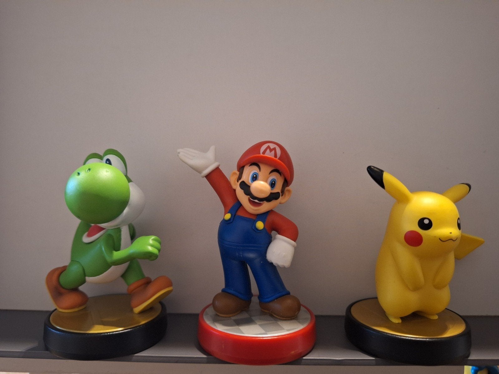 3 x Nintendo Amiibo: Yoshi, Mario, Picachu, Spelcomputers en Games, Avontuur en Actie, 1 speler, Ophalen of Verzenden, Zo goed als nieuw