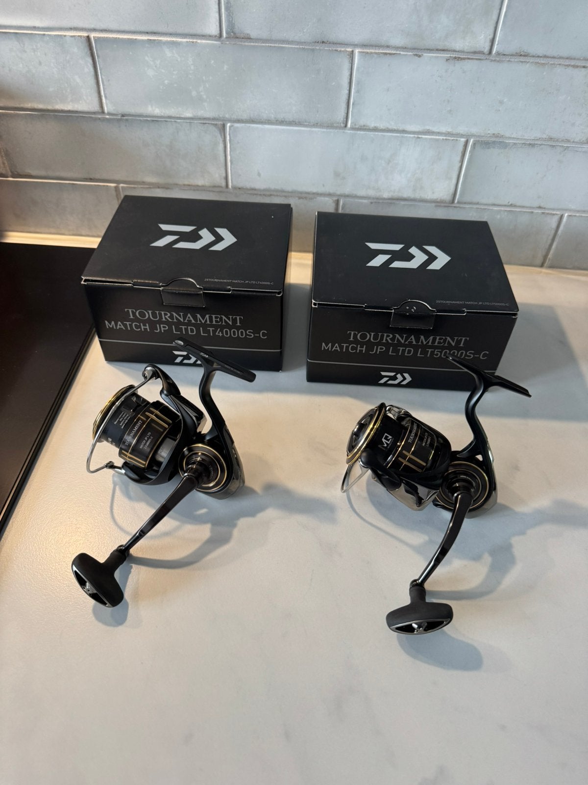 nieuwe daiwa tournament jp ltd 4000 en 5000 molens geweldig!, Watersport en Boten, Ophalen of Verzenden, Nieuw, Molen