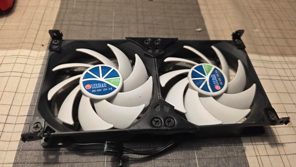 Titan Ventilator met Fan Speed Controller, Caravans en Kamperen, Camper-accessoires, Ophalen of Verzenden, Gebruikt