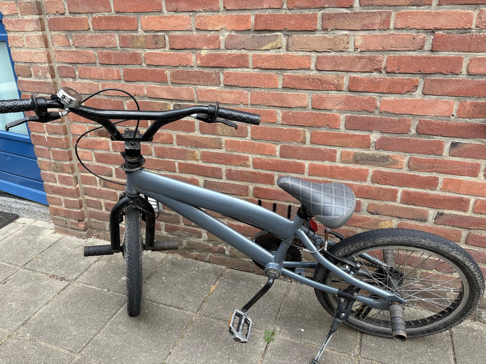 BMX fiets grijs met voetsteunen, Ophalen, Gebruikt, Staal, Velgrem