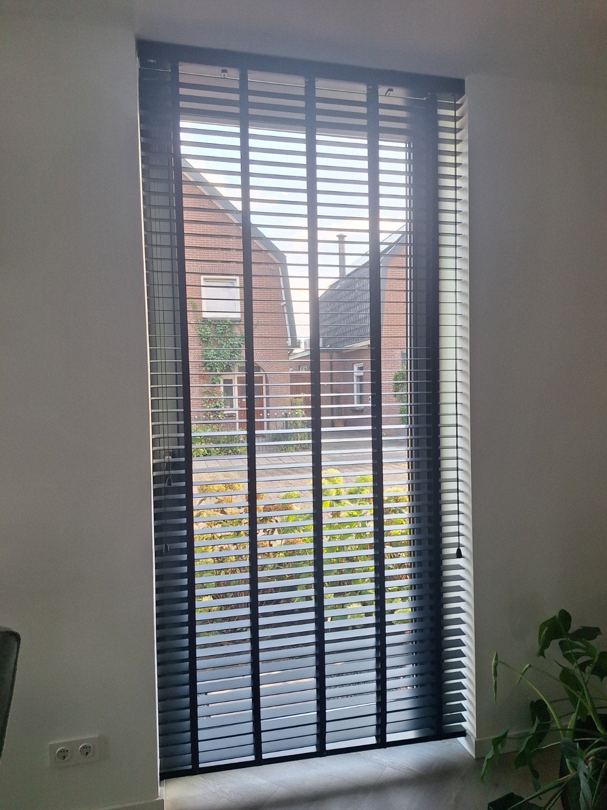 3x Zwarte kunststof jaloezieën, Jaloezie, Zwart, Ophalen of Verzenden, Zo goed als nieuw