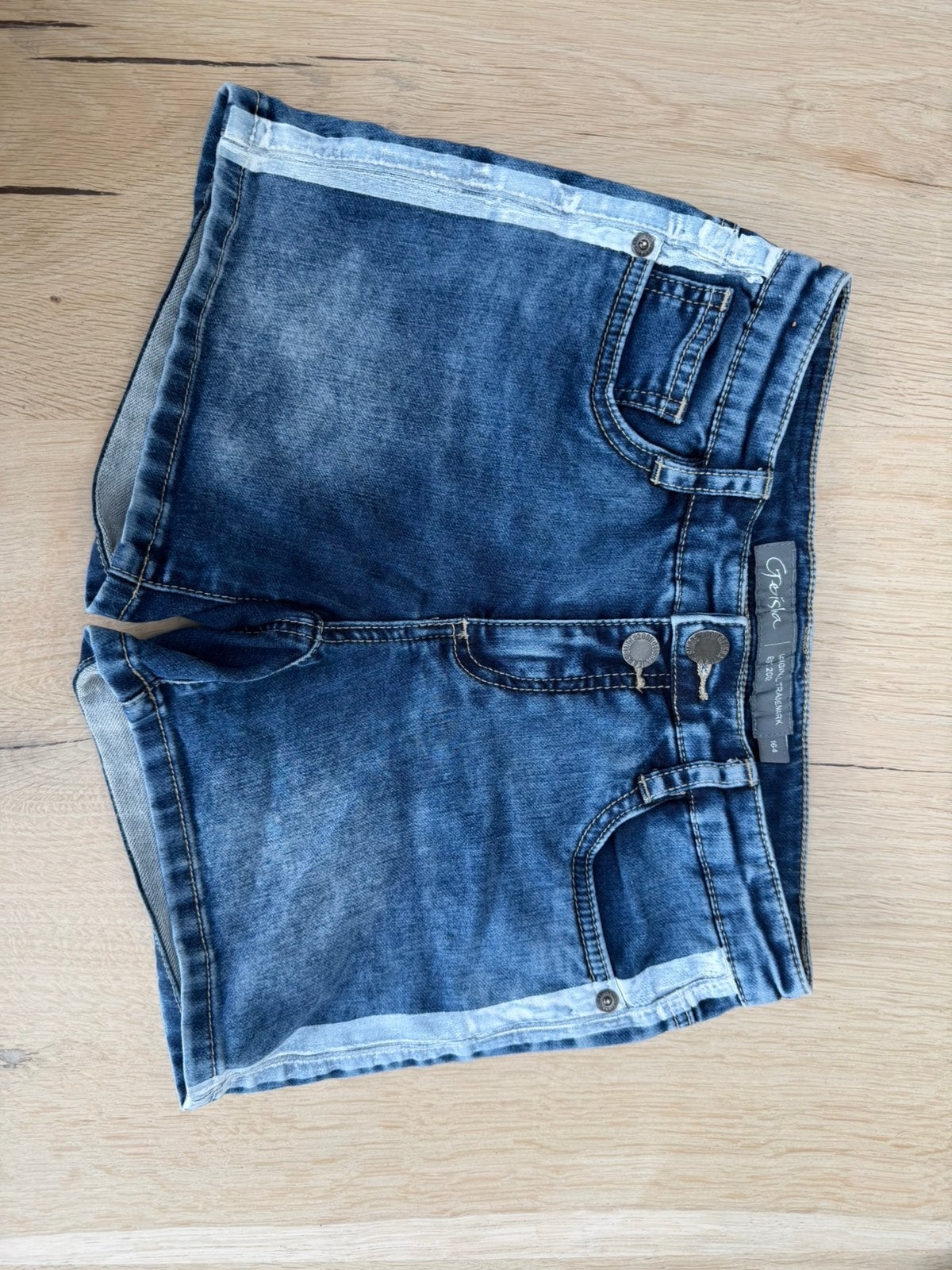 Geisha spijkerbroekje / korte broek, Kinderen en Baby's, Kinderkleding | Maat 164, Ophalen of Verzenden, Zo goed als nieuw, Meisje