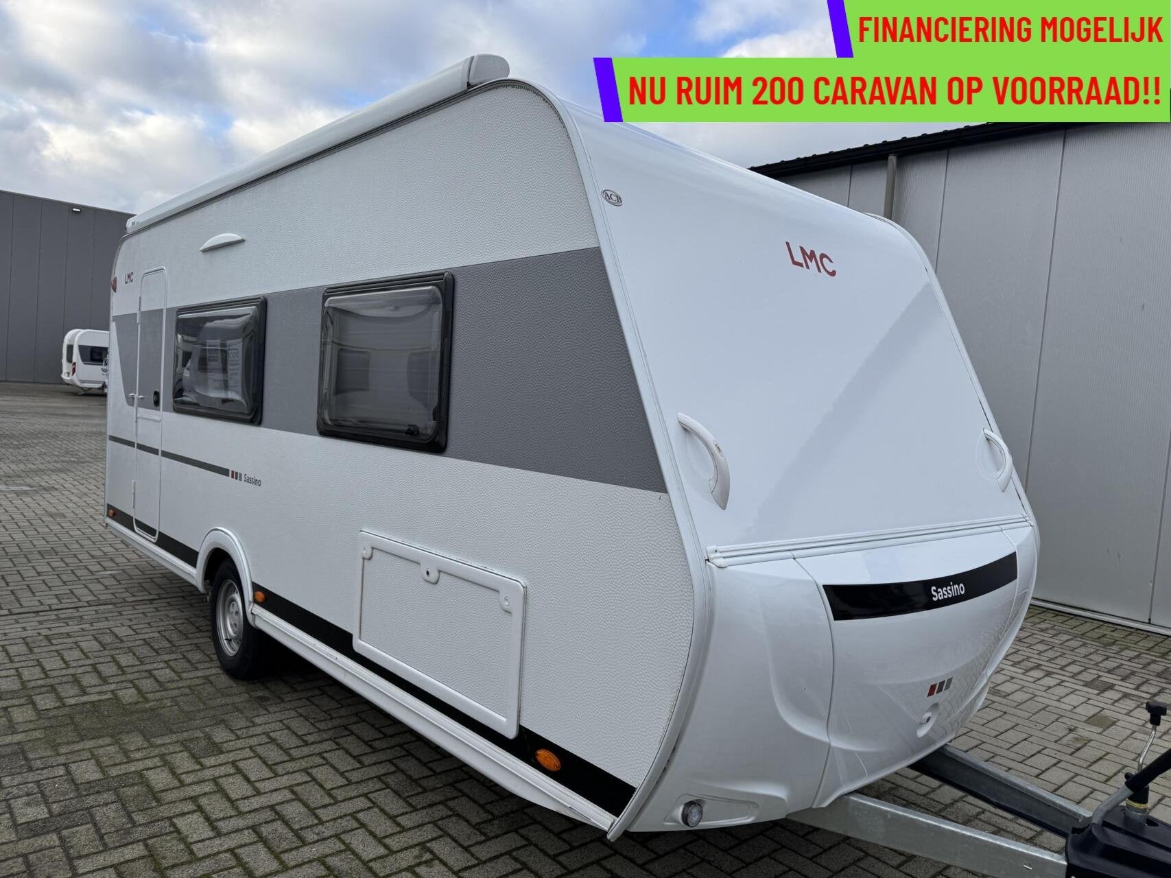 LMC SASSINO 470 FRANSBED + MOVER + CASSETTE LUIFEL + GFK DAK, Caravans en Kamperen, Caravans, Mover, 7 tot 8 meter, Bedrijf, LMC en Münsterland