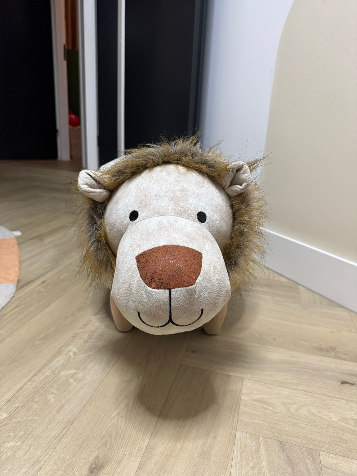 Leuke leeuw poef van Kwantum, Ophalen of Verzenden, Zo goed als nieuw, 50 tot 75 cm, Stof