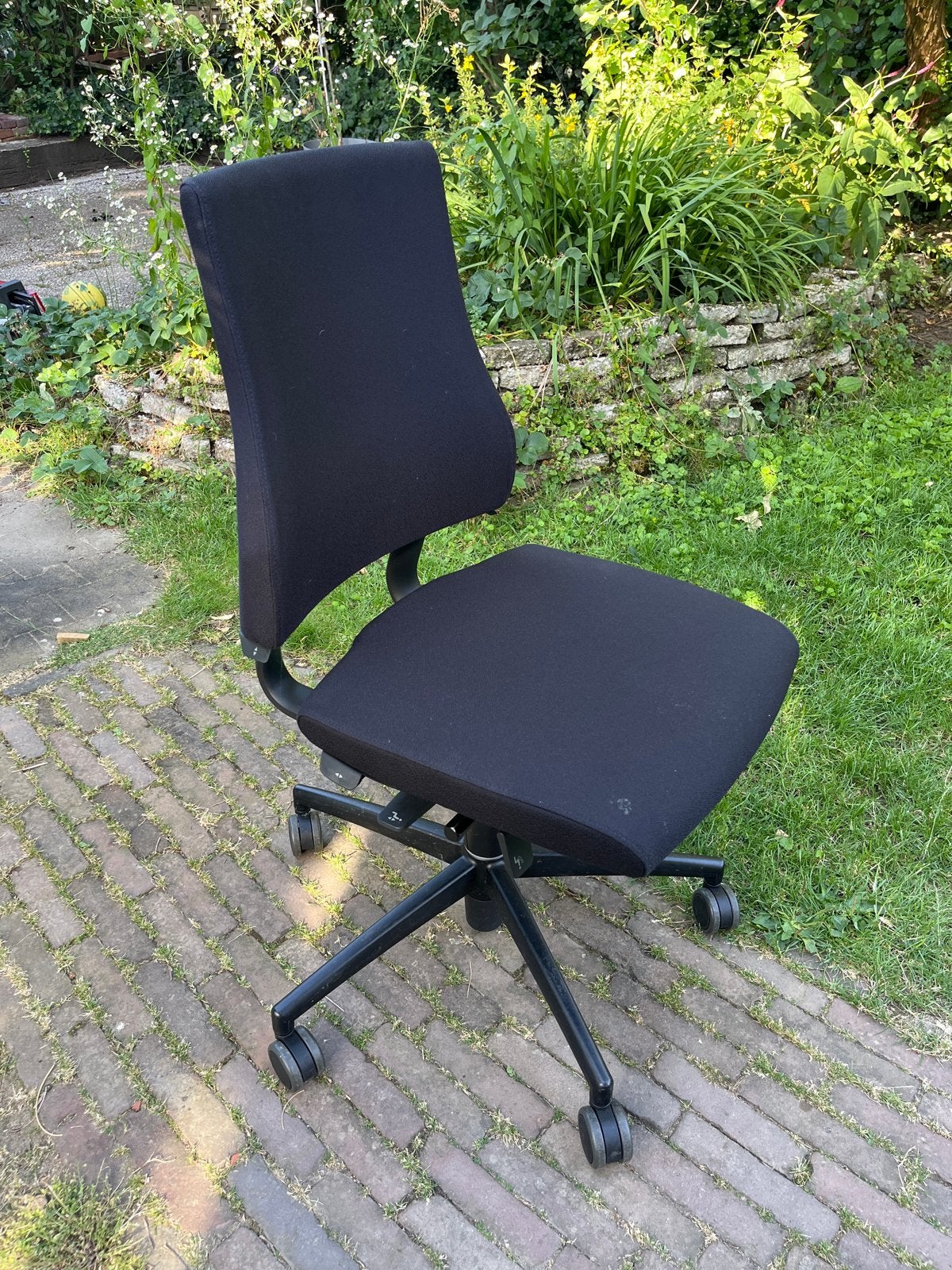 Bureaustoel Axia - Ergonomisch en Comfortabel, Ophalen, Zwart, Zo goed als nieuw, Bureaustoel