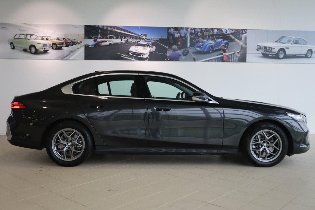 BMW 5 Serie Sedan 520i Driving Assistant | Parking Assistant, Auto's, Automaat, 1998 cc, Gebruikt, Euro 6