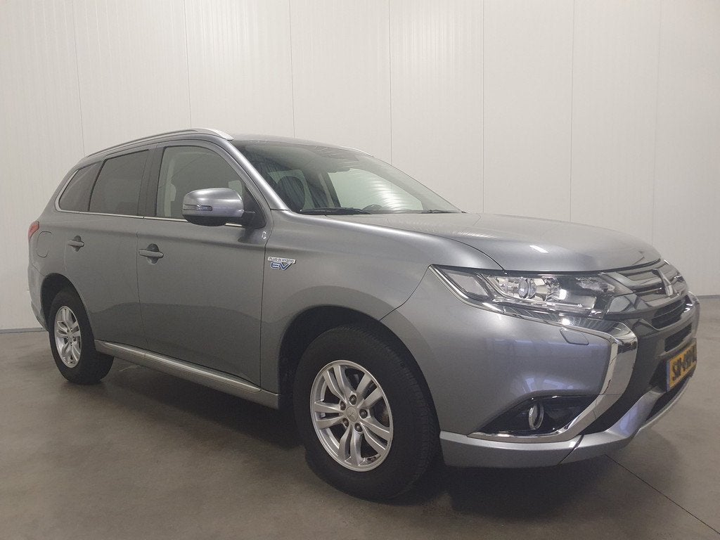 Mitsubishi Outlander 2.0 PHEV Pure NAVI/CRUISE/CLIMA/TRHAAK/, Automaat, 1998 cc, Euro 6, 4 cilinders