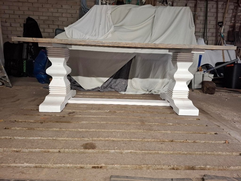 Robuuste houten eettafel met witte onderstellen, Huis en Inrichting, Ophalen, Gebruikt, 200 cm of meer, 50 tot 100 cm
