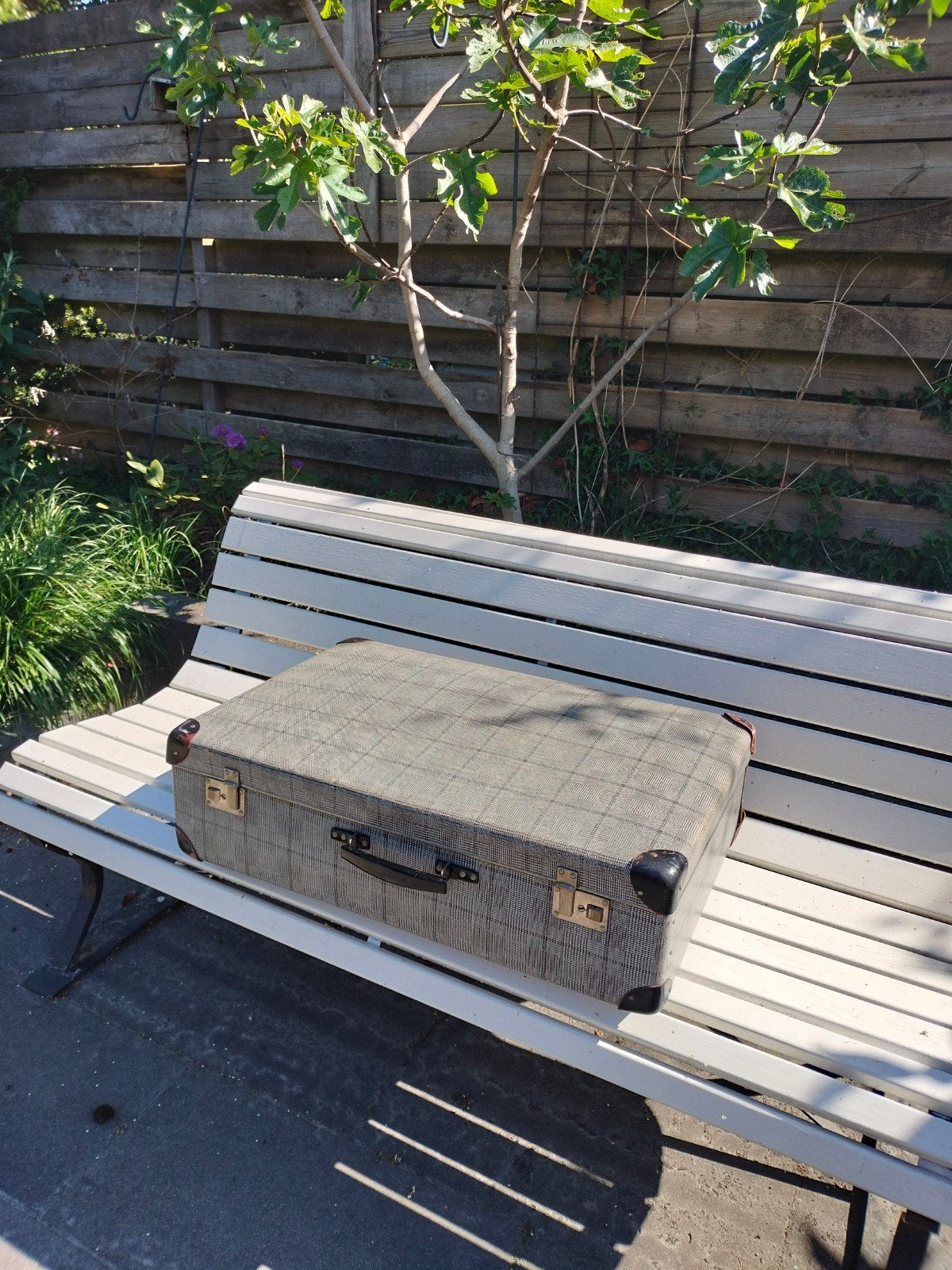 Oude brocante koffer., Ophalen