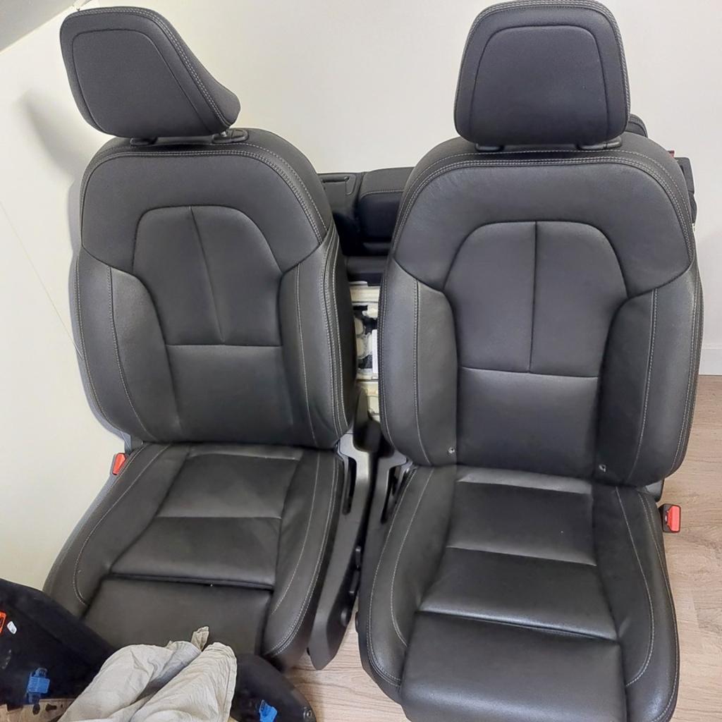 Xc40 lederen stoelen bekleding leer voll elektrisch, Auto-onderdelen, Interieur en Bekleding, Ophalen, Gebruikt, Volvo