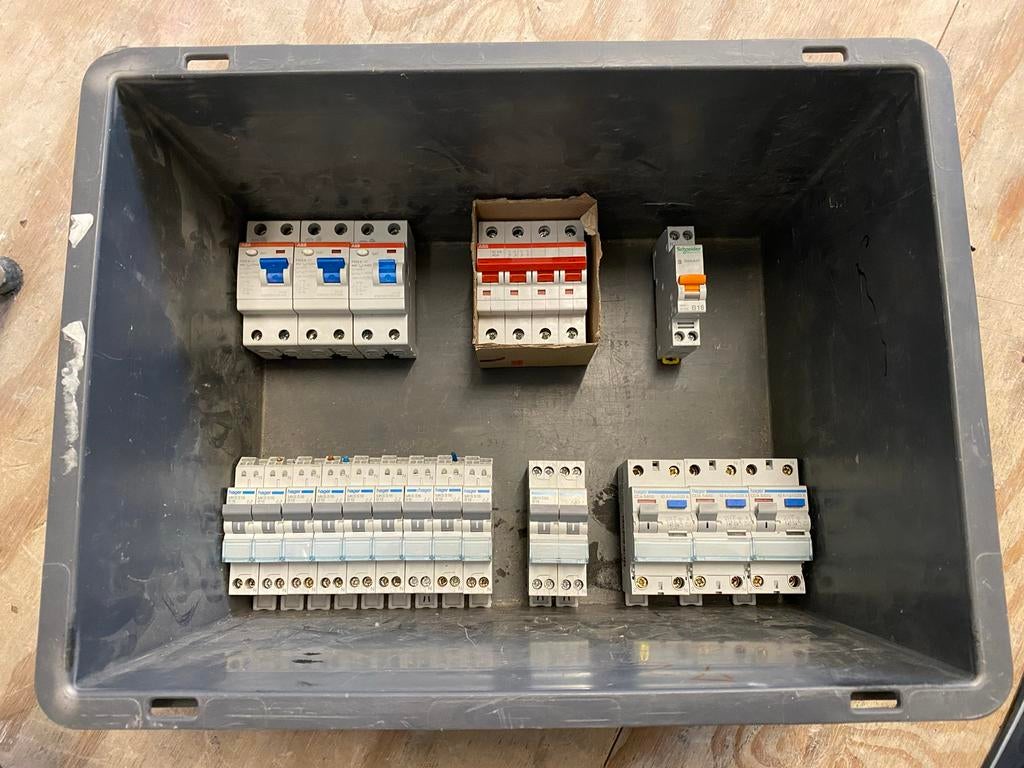 Installatie automaten en aardlekschakelaars, Ophalen, Zo goed als nieuw, Overige typen