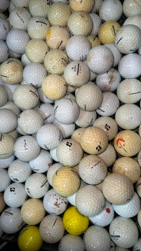 Gebruikte bridgestone golfballen 100 stuks, Sport en Fitness, Golf, Ophalen of Verzenden, Zo goed als nieuw, Bal(len)