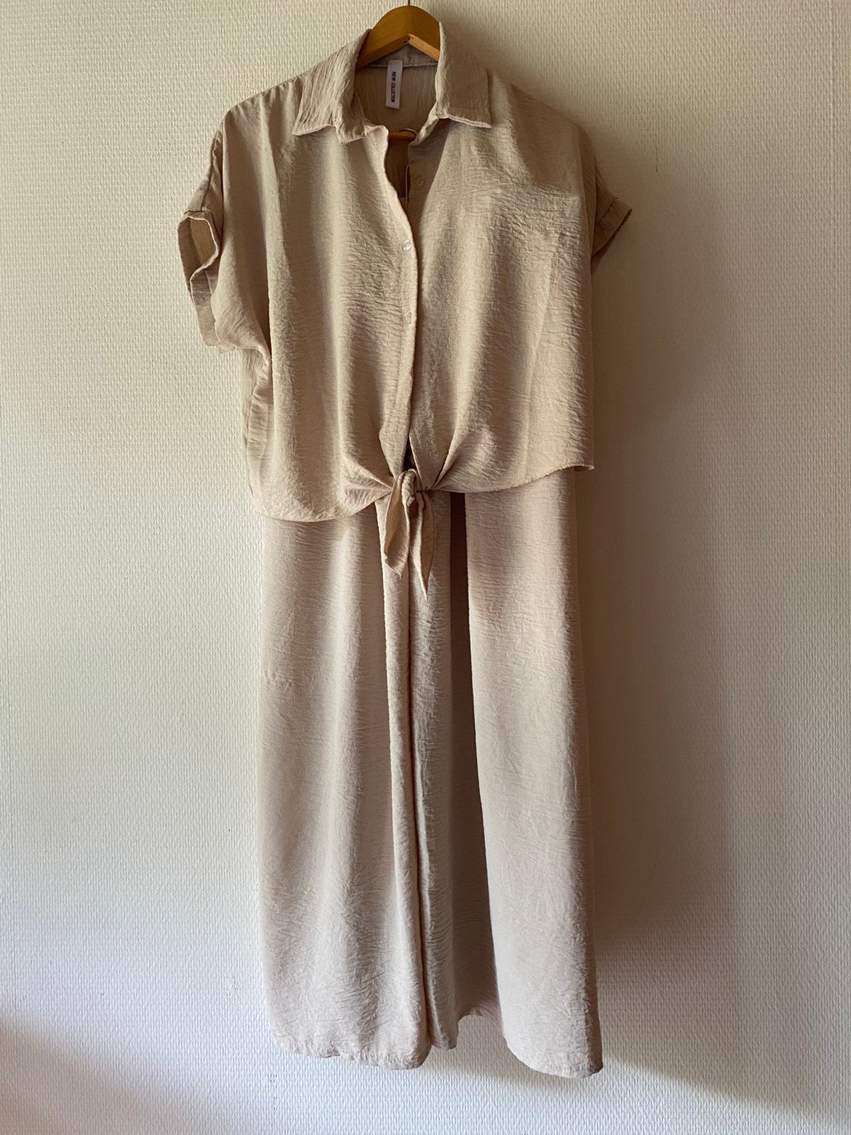 Broekpak, tweedelig set New Collection. Maat L/XL. Beige., Ophalen of Verzenden, Zo goed als nieuw, Maat 42/44 (L), Beige